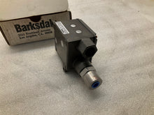 Load image into Gallery viewer, BARKSDALE D9675-2
