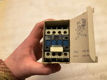 Load image into Gallery viewer, TELEMECANIQUE LC1 D0901B6 CONTACTOR
