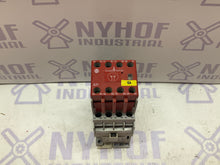 Load image into Gallery viewer, Allen Bradley 700S-CF620KDC Ser A (JV)
