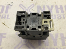 Load image into Gallery viewer, Telemecanique LC1 D09 10 (JV)
