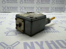 Load image into Gallery viewer, ALLEN BRADLEY 836T-T251J SER B PRESSURE SWITCH
