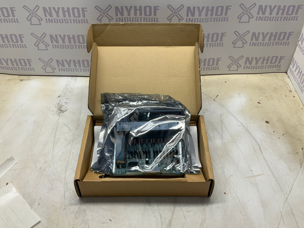 ALLEN BRADLEY 1746-OA16 SER D