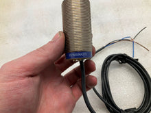 Load image into Gallery viewer, TELEMECANIQUE XS1M30NA370 SENSORS
