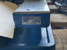 Load image into Gallery viewer, KURT DX6 CROSSOVER Machine Tool Vise *
