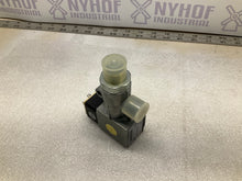 Load image into Gallery viewer, SKF 171-210-061 OIL PRESSURE SWITCH
