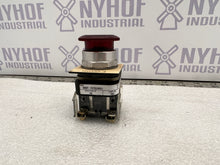 Load image into Gallery viewer, ALLEN BRADLEY 800T-FXTQ24RA1 ESTOP (USED)

