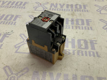 Load image into Gallery viewer, Allen Bradley 700-P400A1 (JV)
