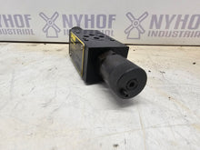 Load image into Gallery viewer, PARKER FM2DDKN-55 HYDRAULIC VALVE 5000 PSI MAX
