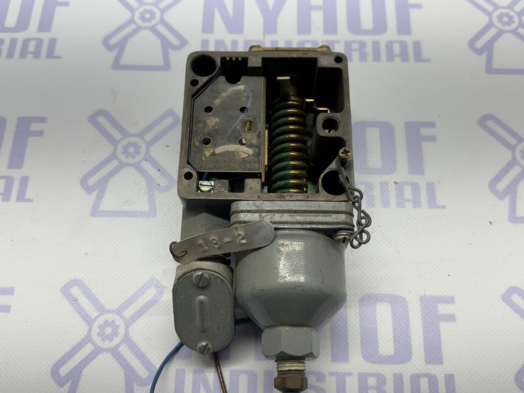ALLEN BRADLEY 836T-T251J SER B PRESSURE SWITCH