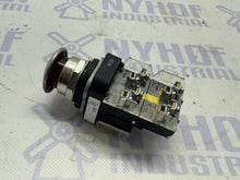 Load image into Gallery viewer, Allen Bradley 800T-FXQH24RG1 RED Ser T
