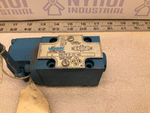 Load image into Gallery viewer, Vickers DG17V-3-2C-40 VALVE
