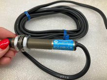 Load image into Gallery viewer, ALLEN-BRADLEY 871C-E4B12 SER B
