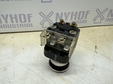 Load image into Gallery viewer, ALLEN BRADLEY 800T-FXMP16 A7 RED E STOP
