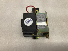 Load image into Gallery viewer, ALLEN BRADLEY 700-N400A1
