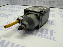 Load image into Gallery viewer, ALLEN BRADLEY 836T-T251J SER B PRESSURE SWITCH
