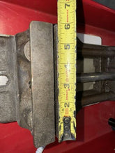 Load image into Gallery viewer, Heinrich Grip Master 6-SV 6&quot; Jaws 6-3/16&quot; Cap. Mill / Drill Press Vise-HEH

