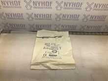 Load image into Gallery viewer, ALLEN-BRADLEY 871TM-DH4NP12-D4 SER A
