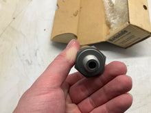 Load image into Gallery viewer, BARKSDALE CONTROLS 305T2-14CG-11-L (HEH)
