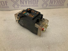 Load image into Gallery viewer, FUJI ELECTRIC EA32 BB2AEA-005 5 AMP BREAKER
