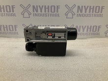 Load image into Gallery viewer, NORGREN 0821051 Pressure Control Switch NO BOX
