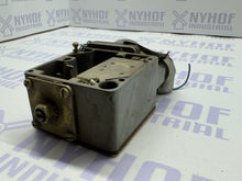 Load image into Gallery viewer, ALLEN BRADLEY 836T-T251J SER B PRESSURE SWITCH
