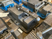 Load image into Gallery viewer, Kurt D60 6” Machine Vise
