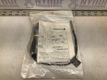 Load image into Gallery viewer, ALLEN BRADLEY 42SMR-7003 SER B PHOTOSWITCH
