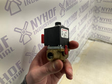 Load image into Gallery viewer, NORGREN VO5B486L Solenoid Valve

