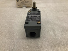 Load image into Gallery viewer, ALLEN BRADLEY 802T-HP SER J
