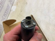 Load image into Gallery viewer, BARKSDALE CONTROLS 405T2-14CG-11-L (HEH)
