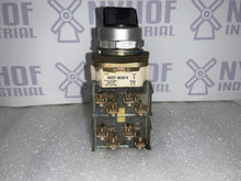 Load image into Gallery viewer, ALLEN BRADLEY 800T-N2KF4 SELECTOR SWITCH 4 CONTACTBLOCKS (USED)
