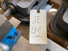 Load image into Gallery viewer, Kurt D60 6” Machine Vise
